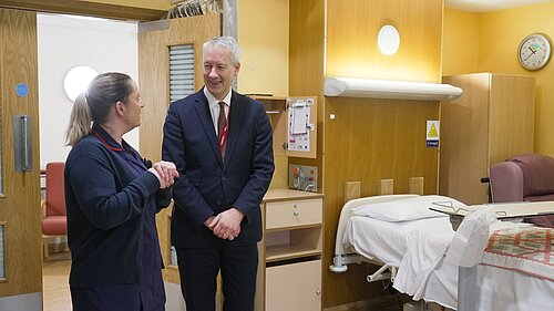 Gideon Amos visits St Margaret’s Hospice in Taunton