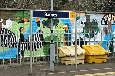 Picture of mural at Barnes station