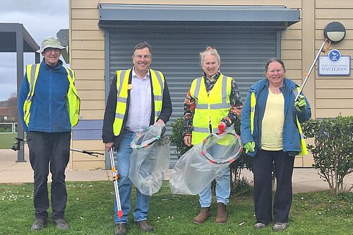 Picture of starcross litter pick