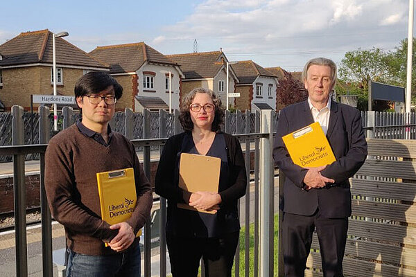 Cllr Kirsten Galea and Cllr Paul Kohler at Haydons Rd station