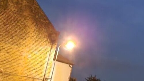A picture of a streetlight