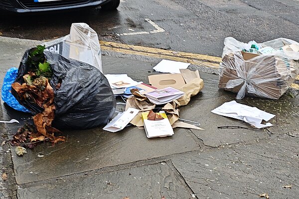 Rubish on the street 