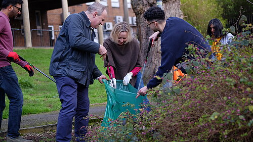 Ed Davey litter picking
