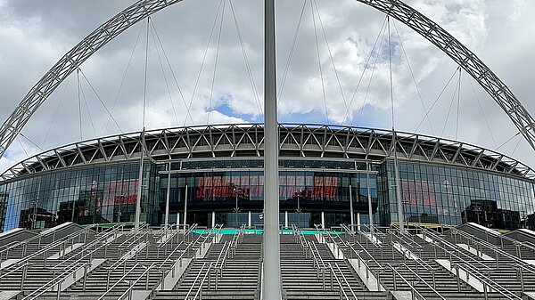 Wembley Stadium symmetry by Matt Brown (CC BY 2.0, https://www.flickr.com/photos/londonmatt/53663689521)