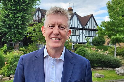 Local Liberal Democrat campaigner, Jonathan Oxley is campaigner for street lighting at Hanger Hill Garden Estate to be restored