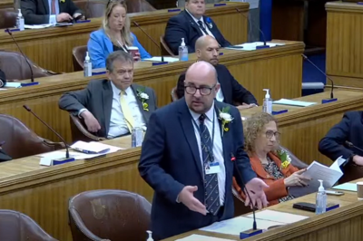 Cllr Steve Pitt speaking at the Annual Council meeting