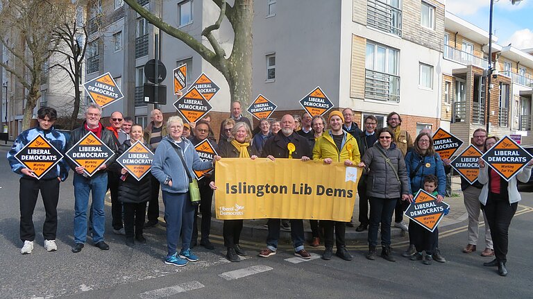 Islington Lib Dems out campaigning 