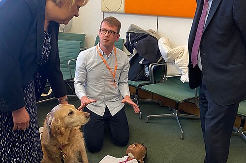 Steve Darling MP at an Defibrillator awareness event 