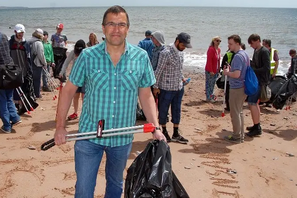 Litter pick on the beach