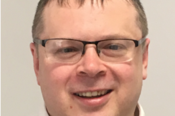 a headshot of Stephen Harte